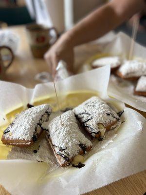 Filled beignets