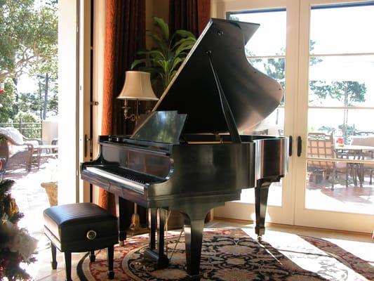 Kawai Kg2 Grand Piano in Pebble Beach for CVhristmas Party