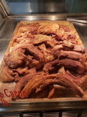 Chicharrones with meat, for muscles!