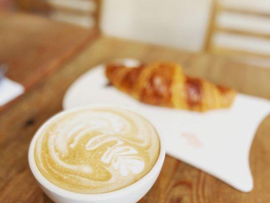 Caf au Lait & Croissant