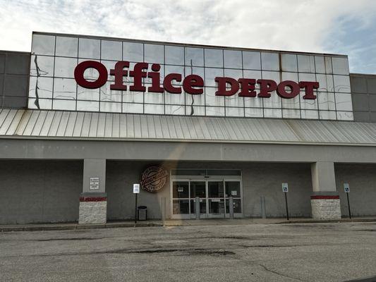 A place DBA Office Depot but not up to standards that the business model I'm sure the company wants followed.