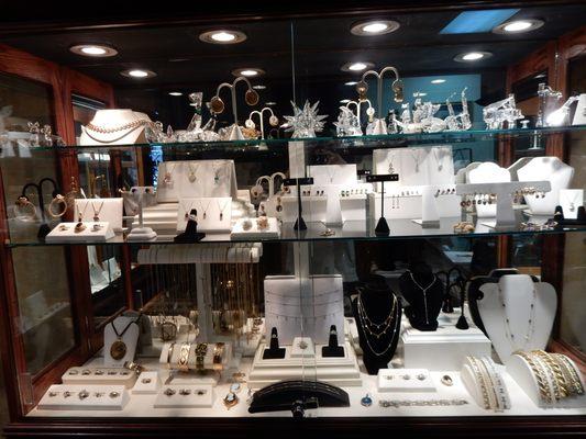 A unique mix of Fine Jewelry, Custom Jewelry and Estate Jewelry. Remember Something Special Happens Here!