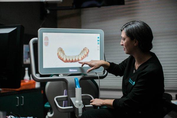 Dr. Farahani uses the most current technology including 3D scanners that let you see your teeth the way we see them!