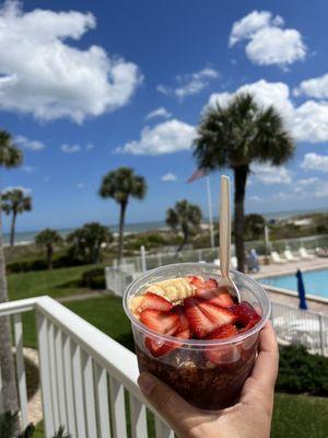 Classic Açaí Bowl + Strawberries