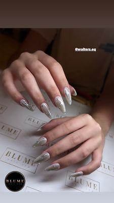 White nails polish with silver chrome