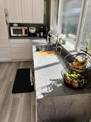 Sink, windowsill, and waterfall