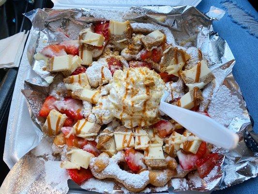 Delicious strawberry cheesecake funnel cake  TikTok/IG:@alifeourway