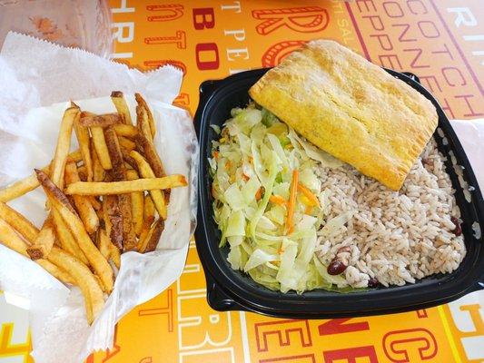 Veggie bowl (rice and peas, mixed veggies, regular fries), calloloo and kale patty.