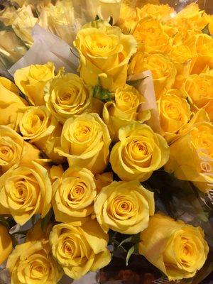 Yellow Roses = friendship and optimism!