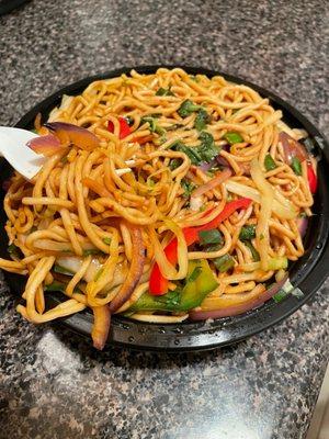 Hakka Noodles- Vegetable, tasty! Like a better Lo Mein