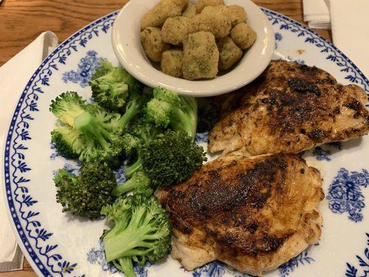 Grilled chicken, Fried Okra, steamed broccoli. All very good!