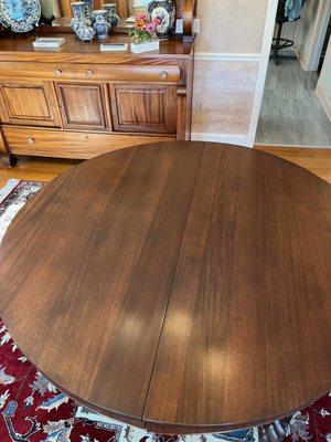 Check out the beautiful, smooth table top.