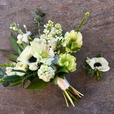 Simple and sweet Spring Bridal Bouquet and Bout.