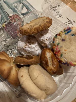 Dozen of Mexican cookies $4.00