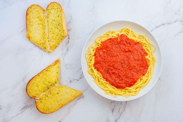 Linguine Pasta With Marinara Sauce