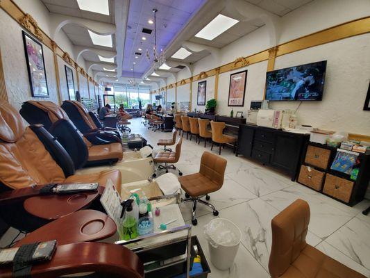 Clean salon