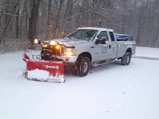 Paulo Landscaping & Tree Removal offers fast, reliable snow removal services, ensuring safe driveways, walkways, and roads all winter long!