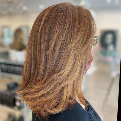 We love natural looking hair color!