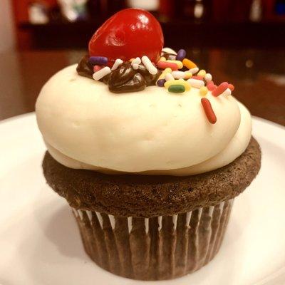 Hot Fudge Sunday Cupcake