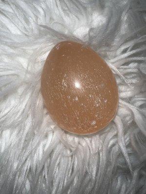 Orange Selenite brings enhanced clearing to the sacral chakra boosting self-confidence, passion, sexuality and creativity.