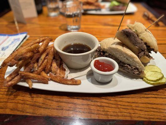 Beef dip sandwich