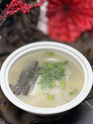 Spare Ribs &Chinese Yam With Seaweed Soup 排骨山药海带汤