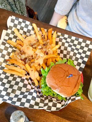 Mini meal: Hamburger with Bailey jungle fries