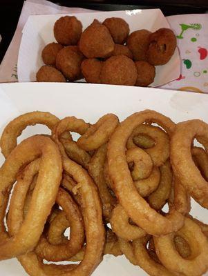 Onion rings and fried mushrooms