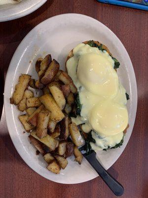 eggs benedict with spinach