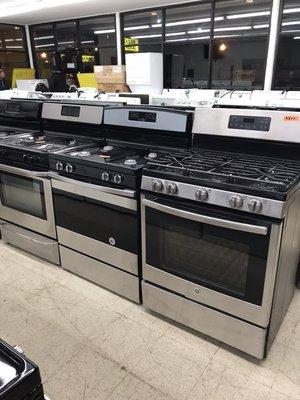 Stoves 8559 S. Ashland Ave.
Monday - Saturday 9-6
Warranty & We offer delivery.
Ask for Remi