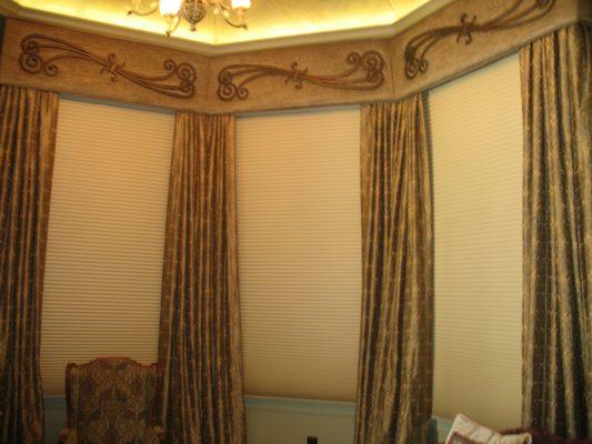 Cornice with Iron decor