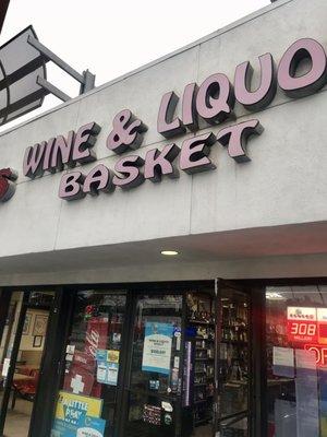 Wine 'N Liquor Basket