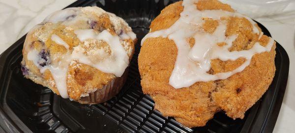 Blueberry muffin and cinnamon and peaches muffin