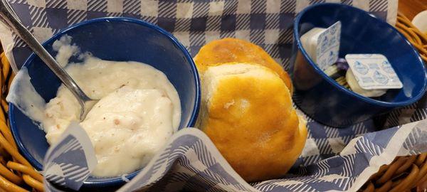 Biscuits with gravy