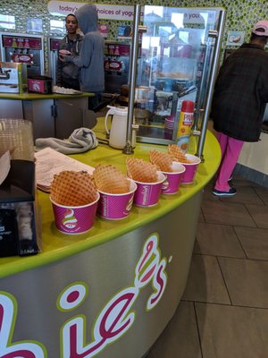 Waffle cone base