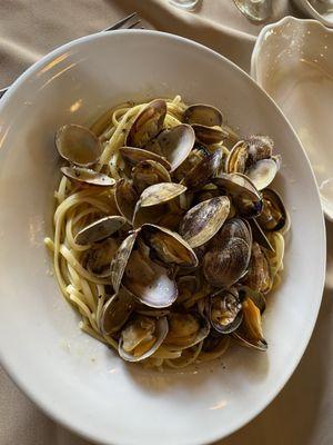 Clams pasta