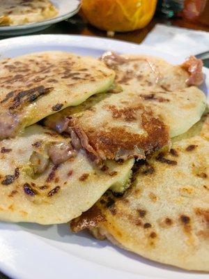 Pupusa Revuelta