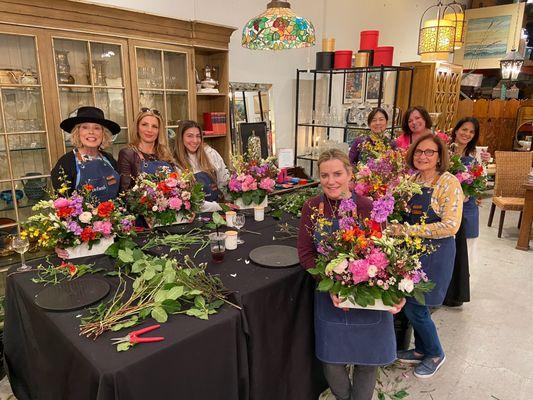 Floral design class at DeFrenS!