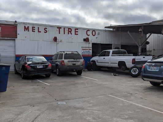 Mel's Tire