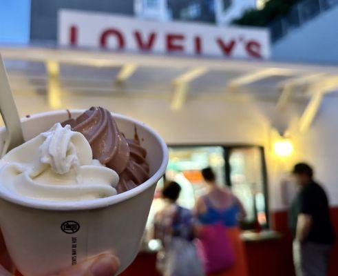 Soft Serve Cup (w/Vanilla & Chocolate, $5.75)- 4.5/5 stars