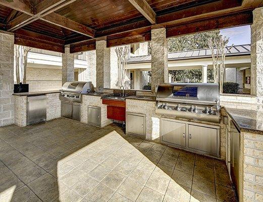 Cullen Oaks - Outdoor Kitchen & BBQ Grills