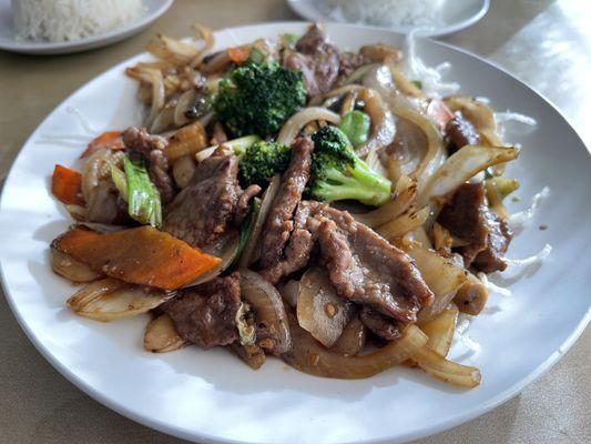 Mongolian beef with vegetables added