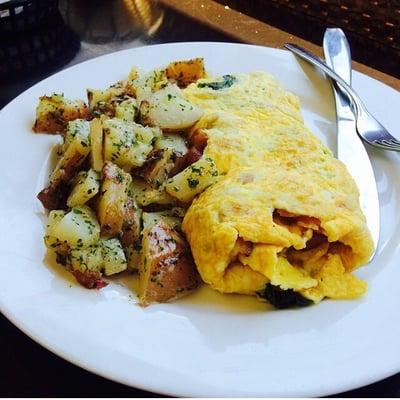 Omelette and home fries... Say no more