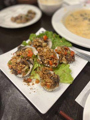 bottleneck clams with crispy onions