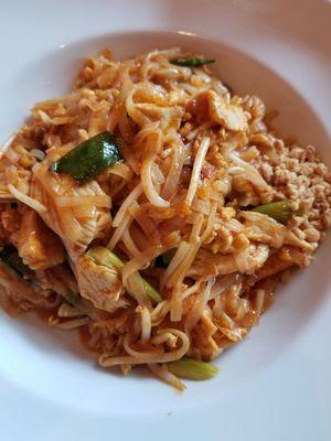 Pad Thai with Chicken Medium Spice