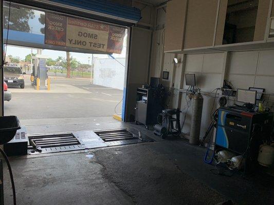 The smog check inspection work space