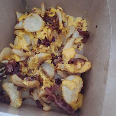 Bacon and cheese fries with smoked bacon