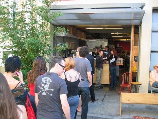 A long line for coffee at Blue Bottle during the Capsule Design Fair