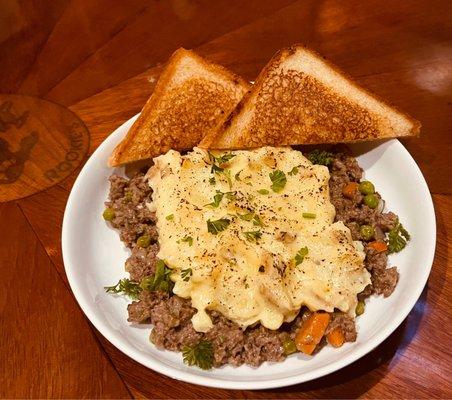 Cottage Pie, it's Shepherd's Pies beefy cousin