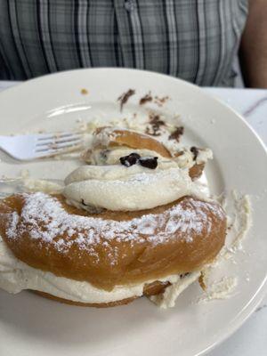 Cannoli cronut fresh and yummy